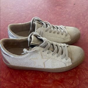 Shu-Shop Sparkle Star Low-Top Sneakers -sparkly
